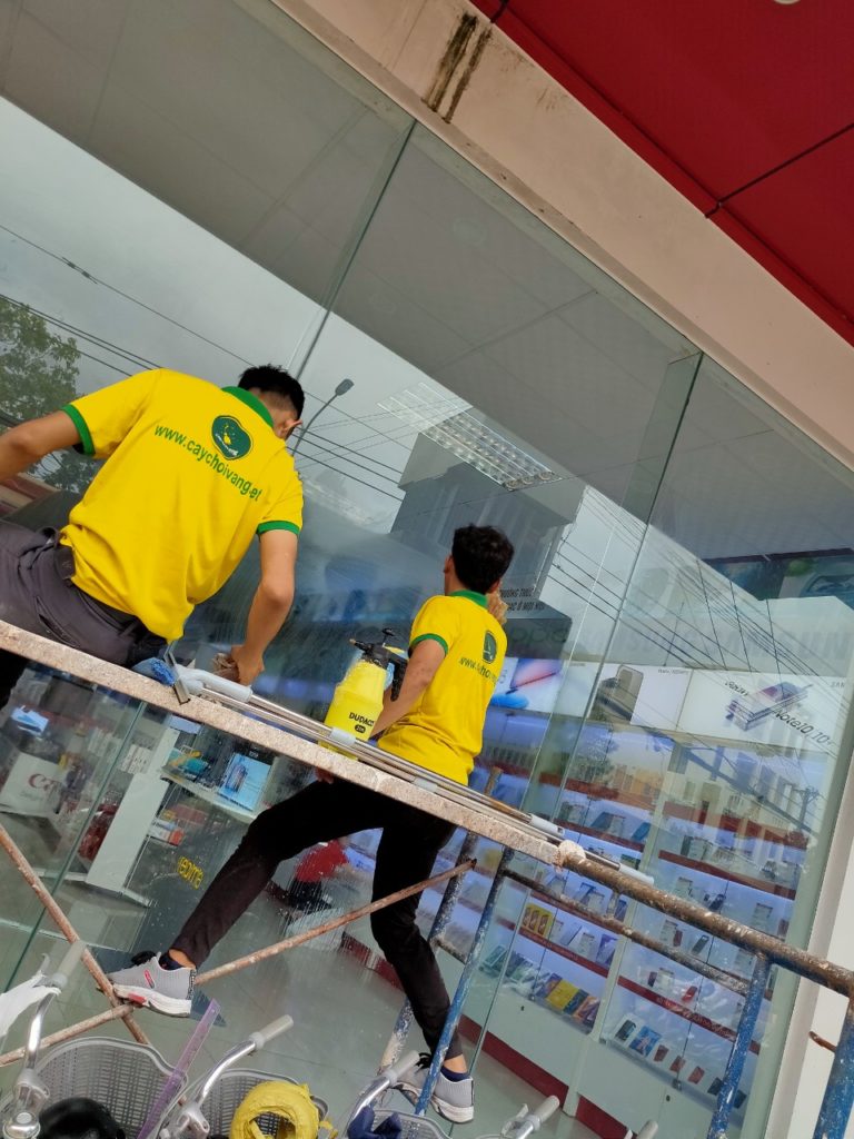 dịch vụ vệ sinh bảng hiệu tại bạc liêu