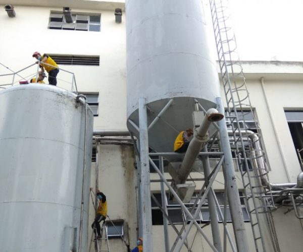 Dịch Vụ Vệ Sinh Nhà Máy Chuyên Nghiệp